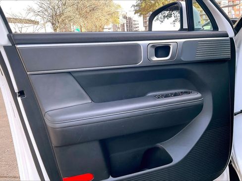 Certified 2025 Hyundai Santa Fe SEL image 18