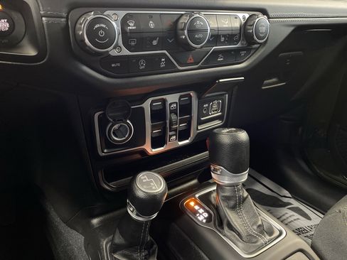 Certified 2024 Jeep Wrangler Sahara image 14