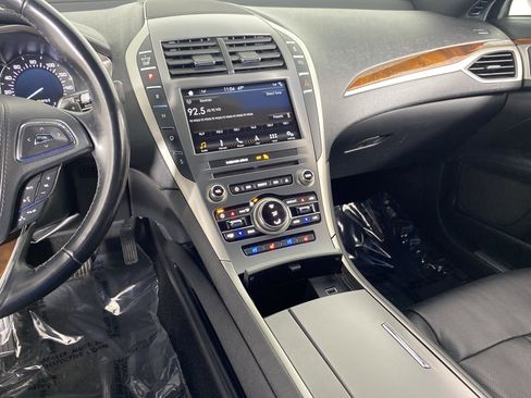 Used 2017 Lincoln MKZ Reserve FWD image 29
