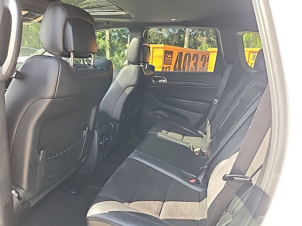 Used 2019 Jeep Grand Cherokee Altitude RWD image 3