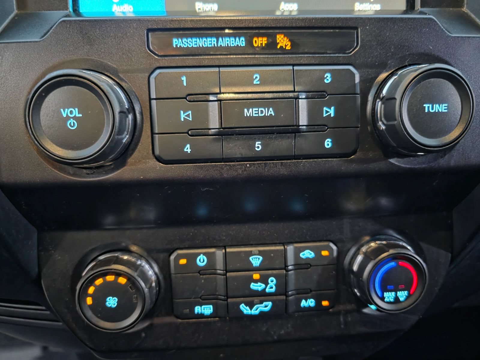 Used 2019 Ford F150 XL w/ Equipment Group 101A Mid AWD/4WD image 18