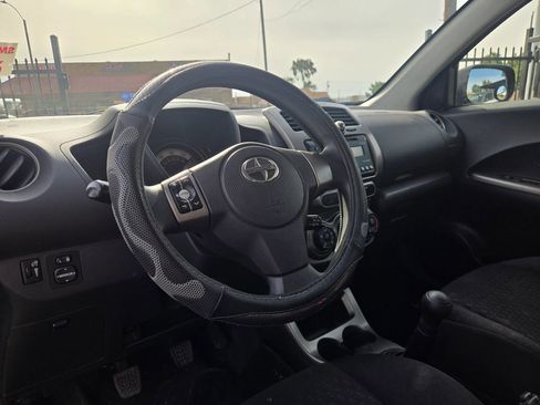 Used 2013 Scion xD image 11