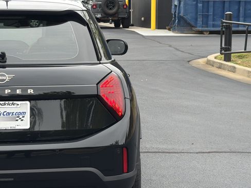 New 2026 MINI Cooper 4-Door Hardtop FWD image 23