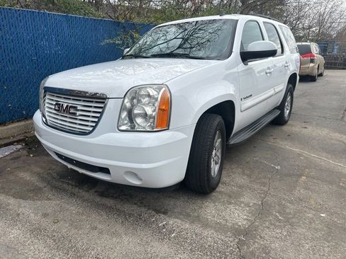 Used 2009 GMC Yukon SLE w/ Convenience Package image 2