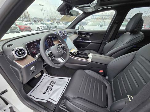 Used 2025 Mercedes-Benz GLC 350e 4MATIC image 24