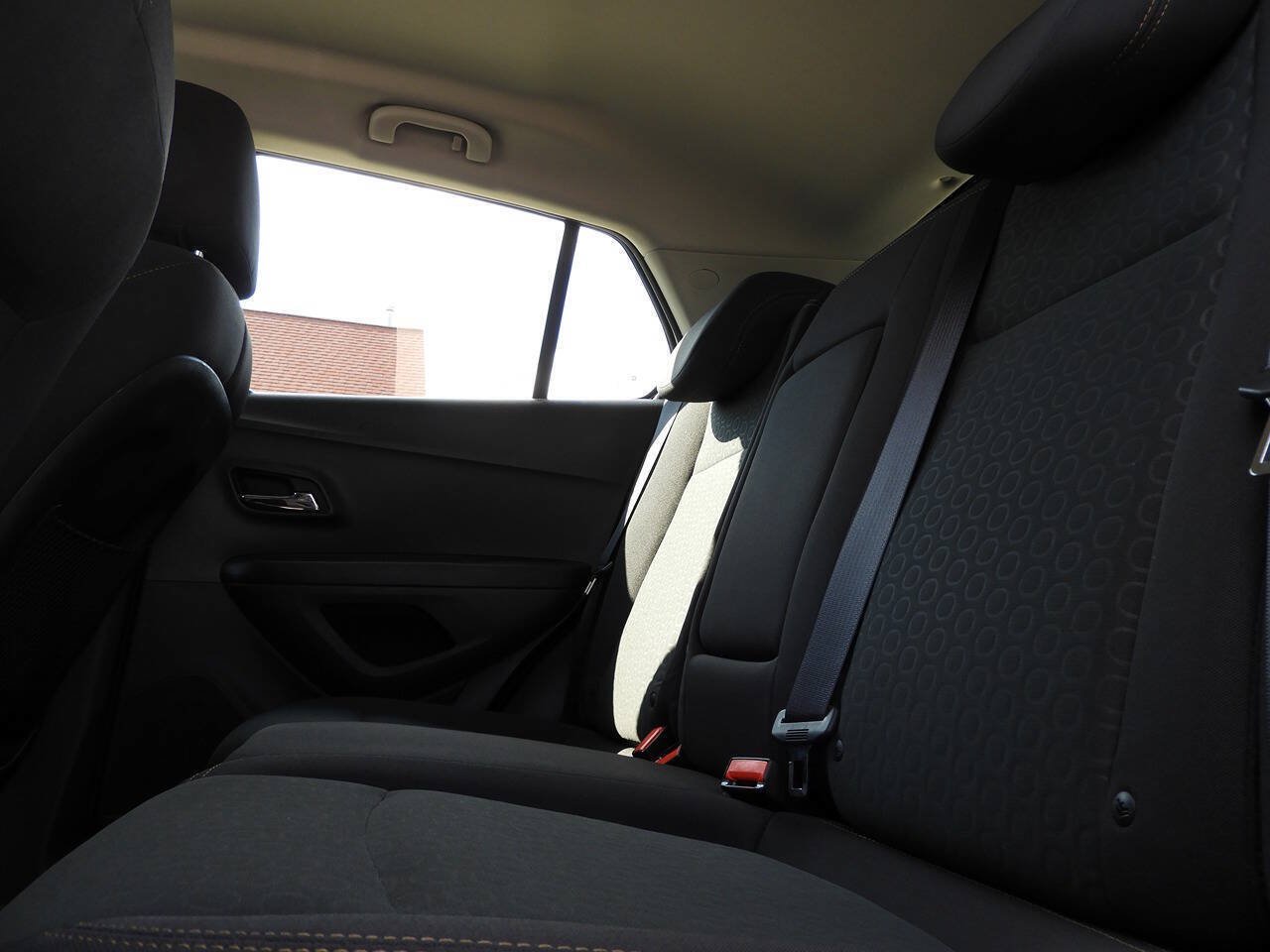 Used 2019 Chevrolet Trax LS FWD image 25