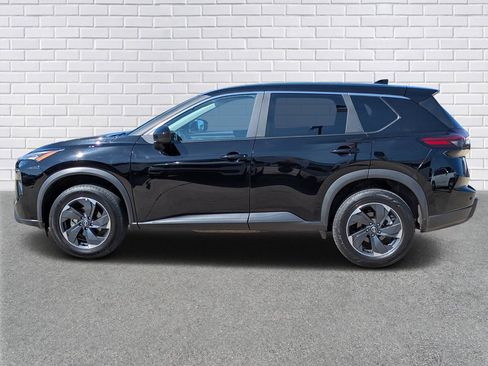 Used 2025 Nissan Rogue SV AWD/4WD image 2