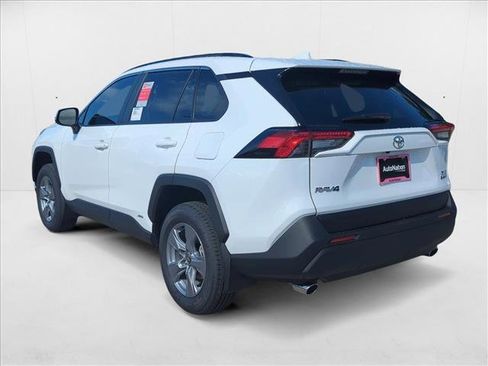 New 2025 Toyota RAV4 XLE image 7