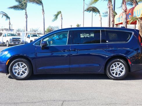 Used 2019 Chrysler Pacifica Touring image 5