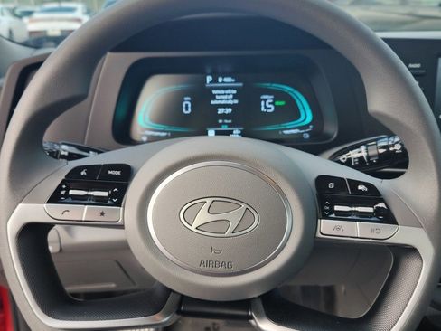 Certified 2025 Hyundai Elantra Blue image 17