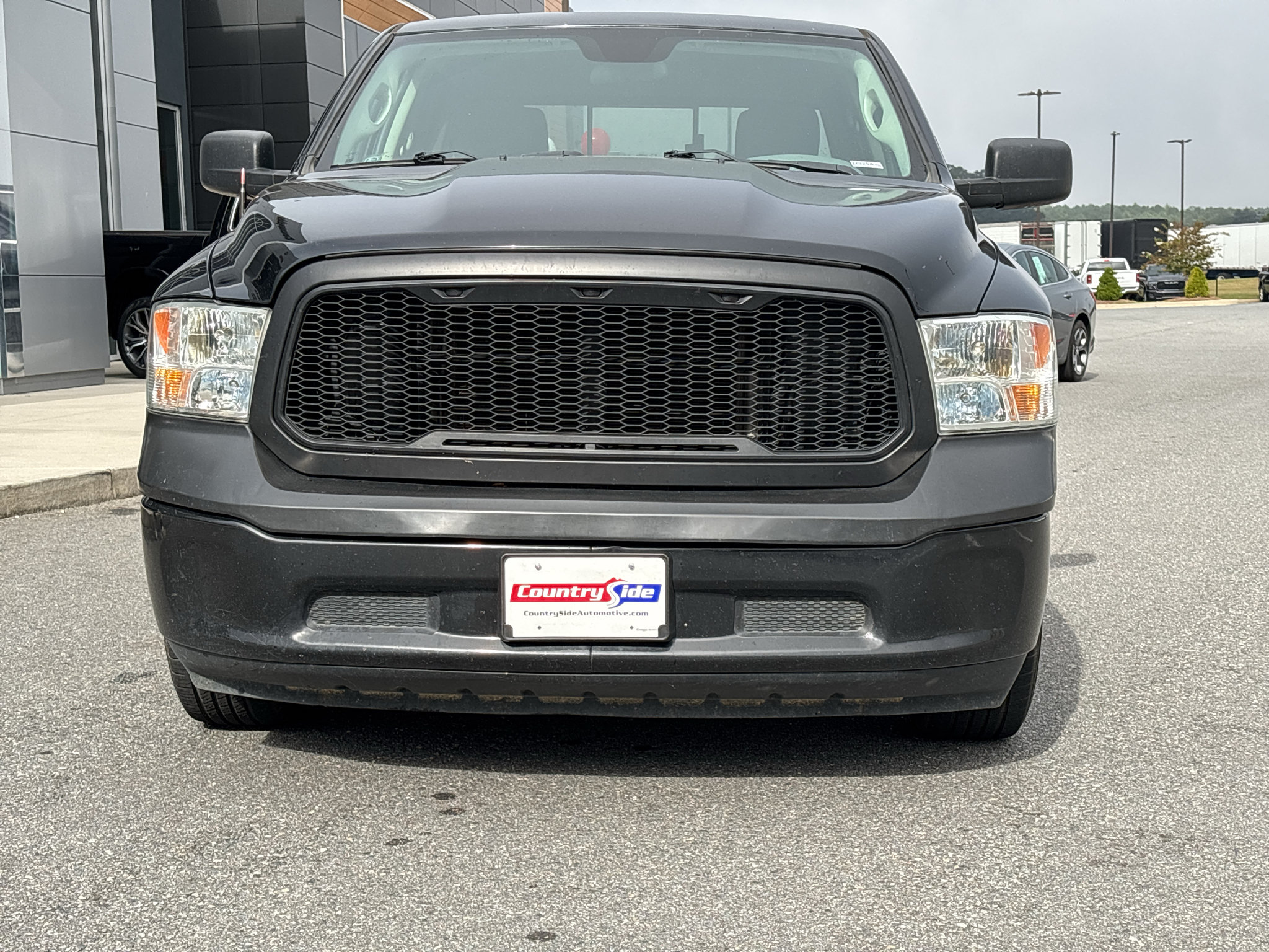 Used 2020 RAM 1500 Classic SLT RWD image 2