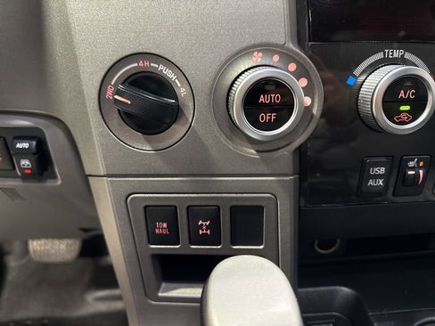 Used 2011 Toyota Sequoia Limited image 19