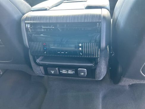 Used 2023 Jeep Wagoneer Series III w/ Preferred Equipment Group RWD image 24