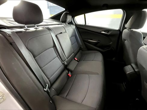 Used 2018 Chevrolet Cruze LT w/ Sun And Sound Package FWD image 17