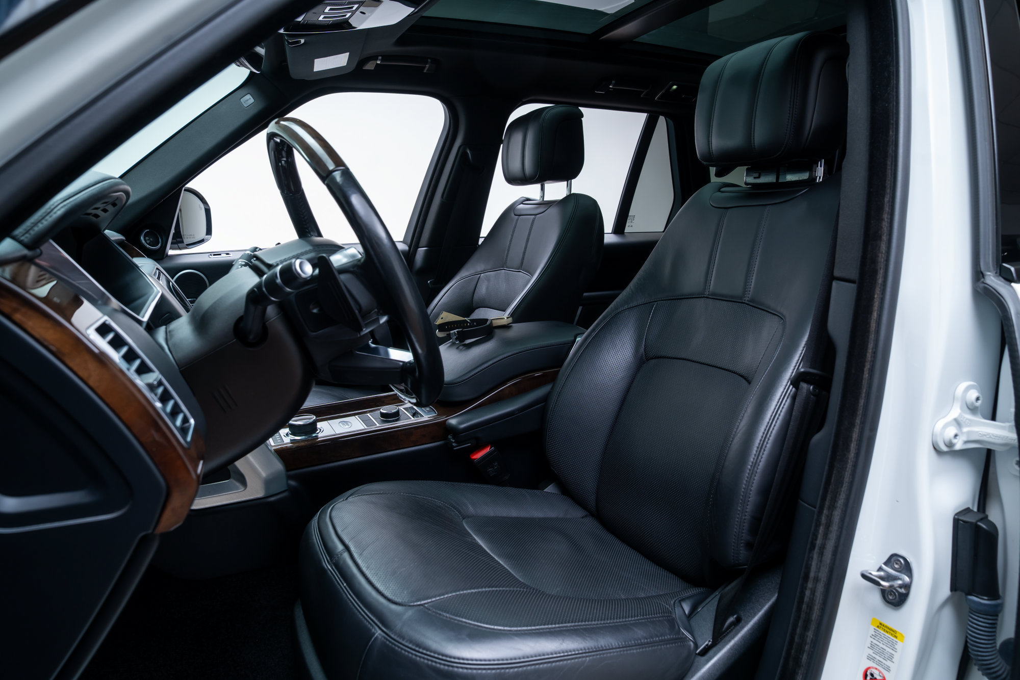 Used 2018 Land Rover Range Rover HSE AWD/4WD image 19