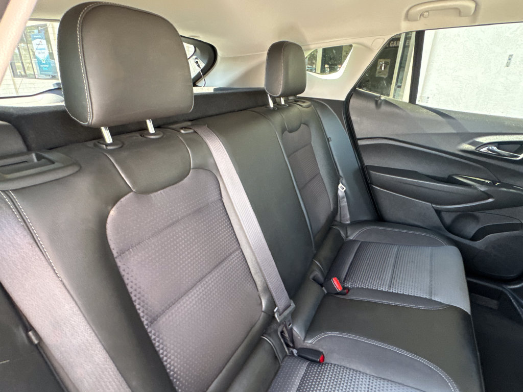 Used 2025 Chevrolet Trax LT FWD image 19