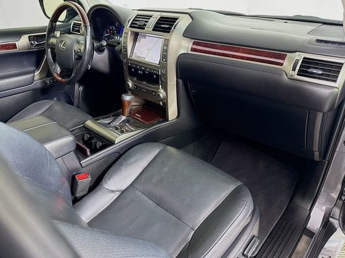 Used 2017 Lexus GX 460 Premium w/ Premium Package image 30