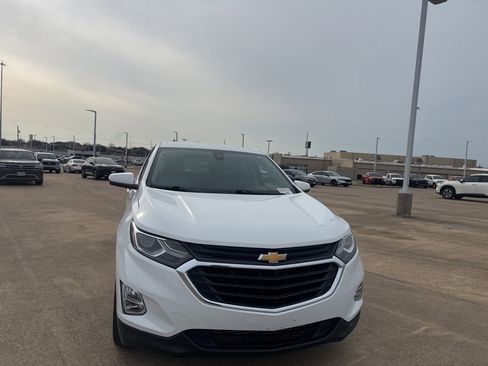 Used 2020 Chevrolet Equinox LT image 3