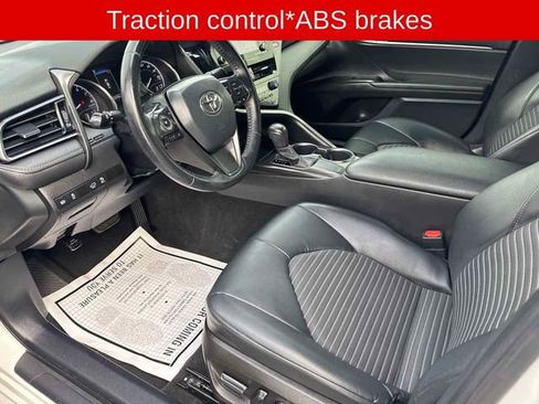 Used 2021 Toyota Camry SE image 6
