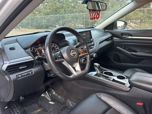 Used 2024 Nissan Altima 2.5 SR FWD image 15