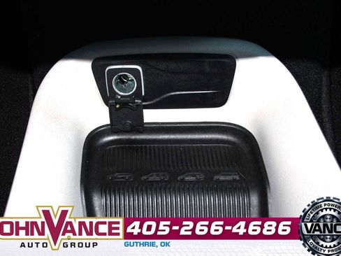 Used 2024 Chrysler Pacifica Touring-L image 36