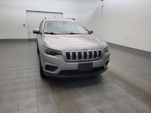 Used 2020 Jeep Cherokee Latitude FWD image 14