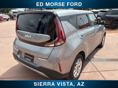 Used 2025 Kia Soul LX FWD image 8