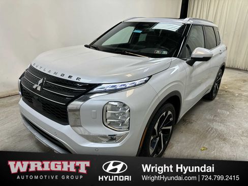 Used 2022 Mitsubishi Outlander SEL image 3