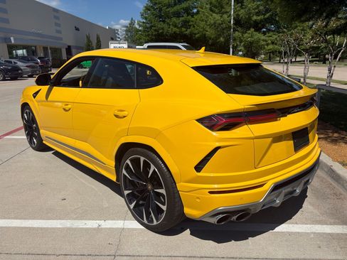 Used 2021 Lamborghini Urus AWD/4WD image 5