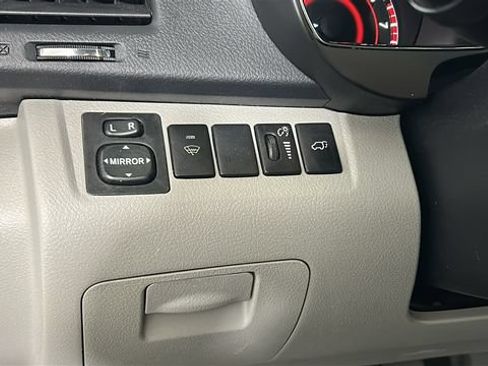 Used 2010 Toyota Highlander Limited AWD/4WD image 19