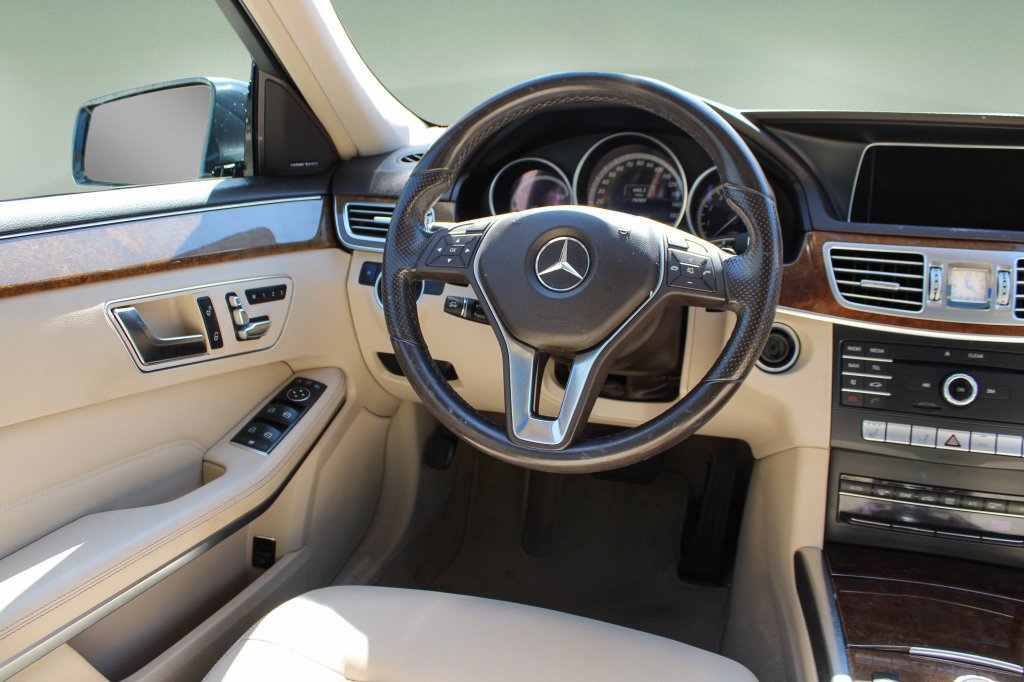 Used 2016 Mercedes-Benz E 350 4MATIC Wagon image 18