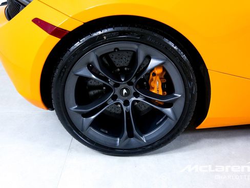 Used 2019 McLaren 720S image 22