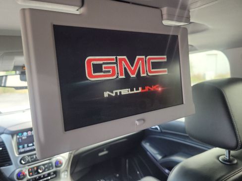 Certified 2019 GMC Yukon SLT w/ Graphite Performance Edition AWD/4WD image 17