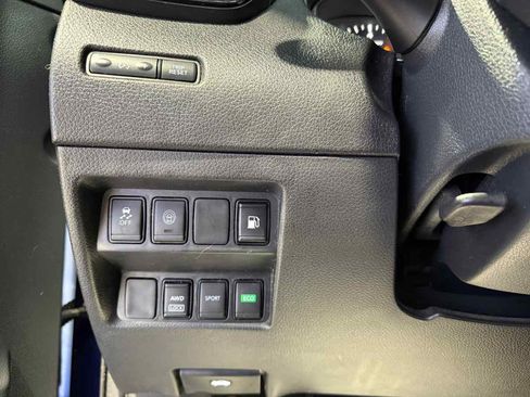 Used 2019 Nissan Rogue SV image 15