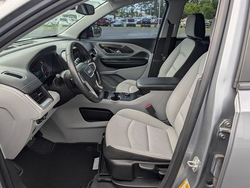 Used 2024 GMC Terrain SLE w/ Fleet Convenience Package FWD image 19