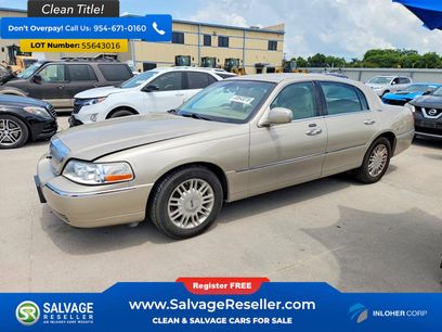 Used 2011 Lincoln Town Car Signature Limited