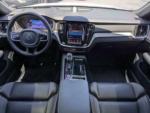 Used 2024 Volvo V60 T8 Polestar image 19