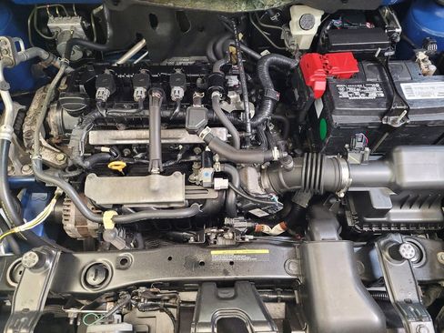 Used 2021 Nissan Kicks S image 30