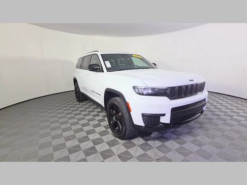 Used 2023 Jeep Grand Cherokee L Laredo RWD image 53