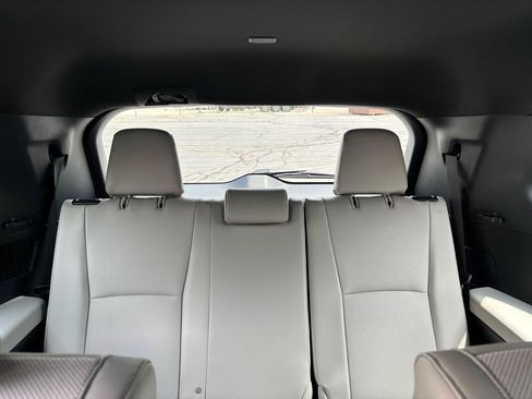Used 2024 Toyota Grand Highlander AWD Hybrid image 6