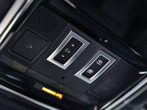 New 2026 Land Rover Range Rover Velar Dynamic SE image 50