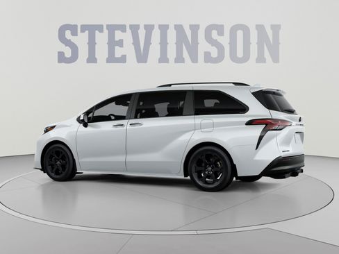 New 2026 Toyota Sienna XLE Woodland Edition AWD/4WD image 5