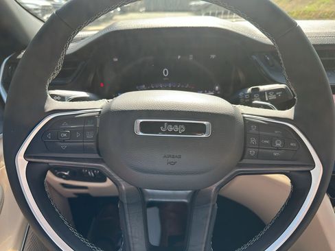 New 2026 Jeep Grand Cherokee Limited w/ Luxury Tech Group II RWD image 13