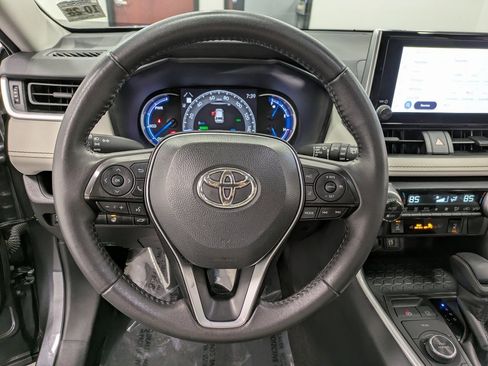 Used 2023 Toyota RAV4 XLE image 19