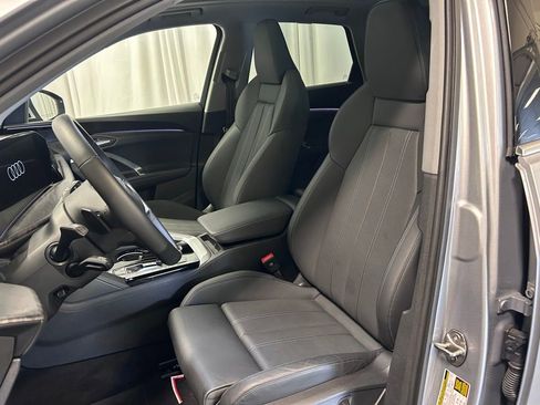 Certified 2025 Audi Q5 Premium w/ Premium Plus AWD/4WD image 7