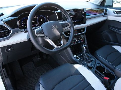 Certified 2025 Volkswagen Taos SEL image 9
