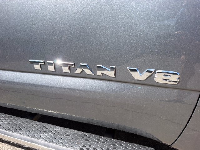 Used 2020 Nissan Titan SL w/ Moonroof Package AWD/4WD image 9