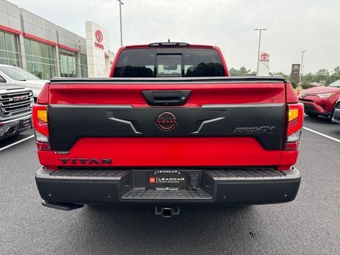 Used 2023 Nissan Titan PRO-4X w/ Pro-4x Convenience Package AWD/4WD image 11