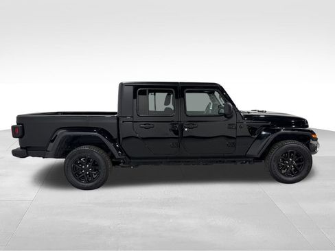 Used 2023 Jeep Gladiator Sport AWD/4WD image 19