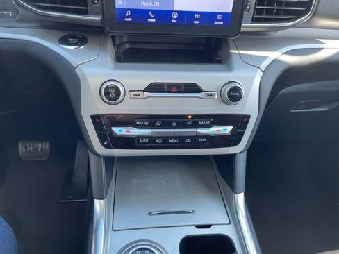 Used 2023 Ford Explorer XLT w/ Equipment Group 202A AWD/4WD image 18